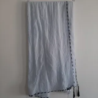روسری آبی روشن