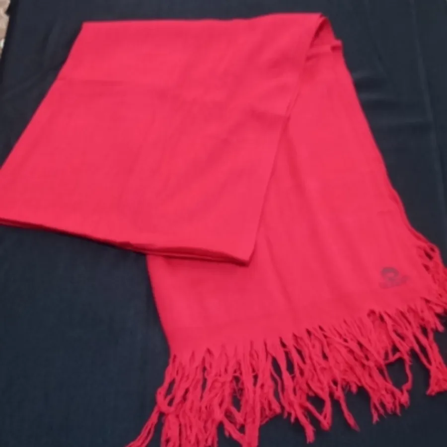 شال نخی قرمز