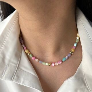 گردنبند و دستبند سنگ رنگی