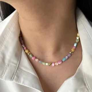 گردنبند و دستبند سنگ رنگی