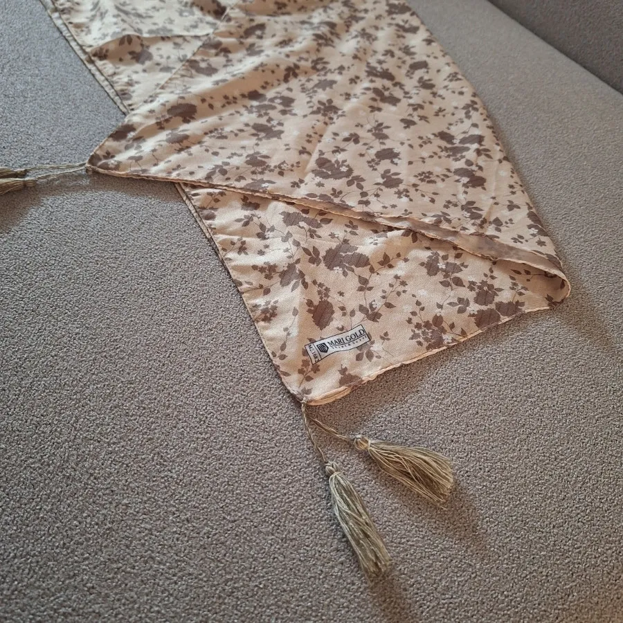 شال گل منگولی