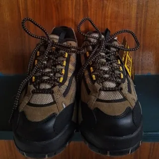 کفش کتانی Newbalance